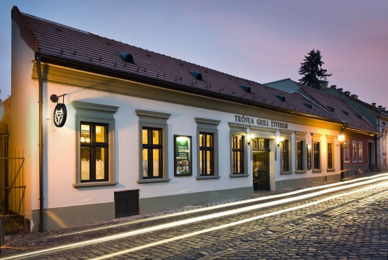 Trófea étterem Óbuda